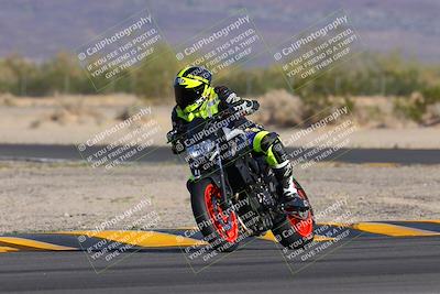 media/Nov-05-2022-SoCal Trackdays (Sat) [[f8d9b725ab]]/Turn 5 (940am)/